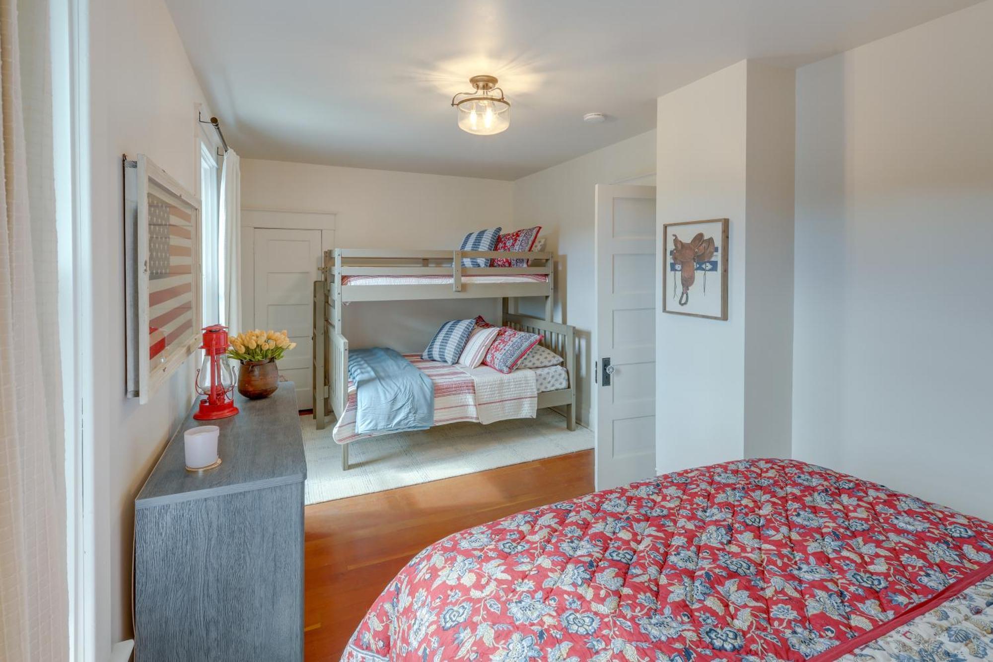 Stunning Red House With Hot Tub Walk To Town Holiday home Red Lodge